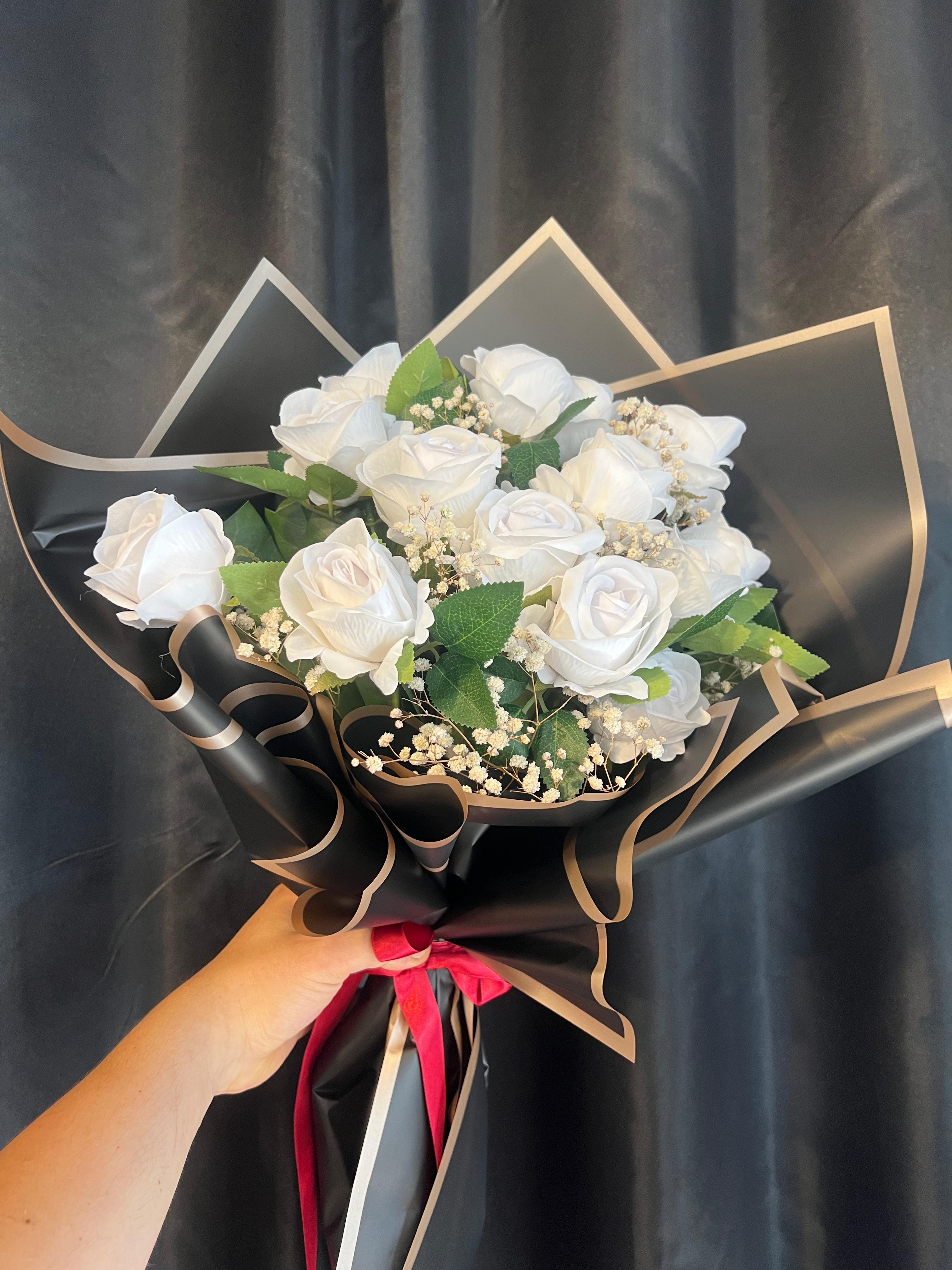 Yapay 11 Beyaz Gül Buketi