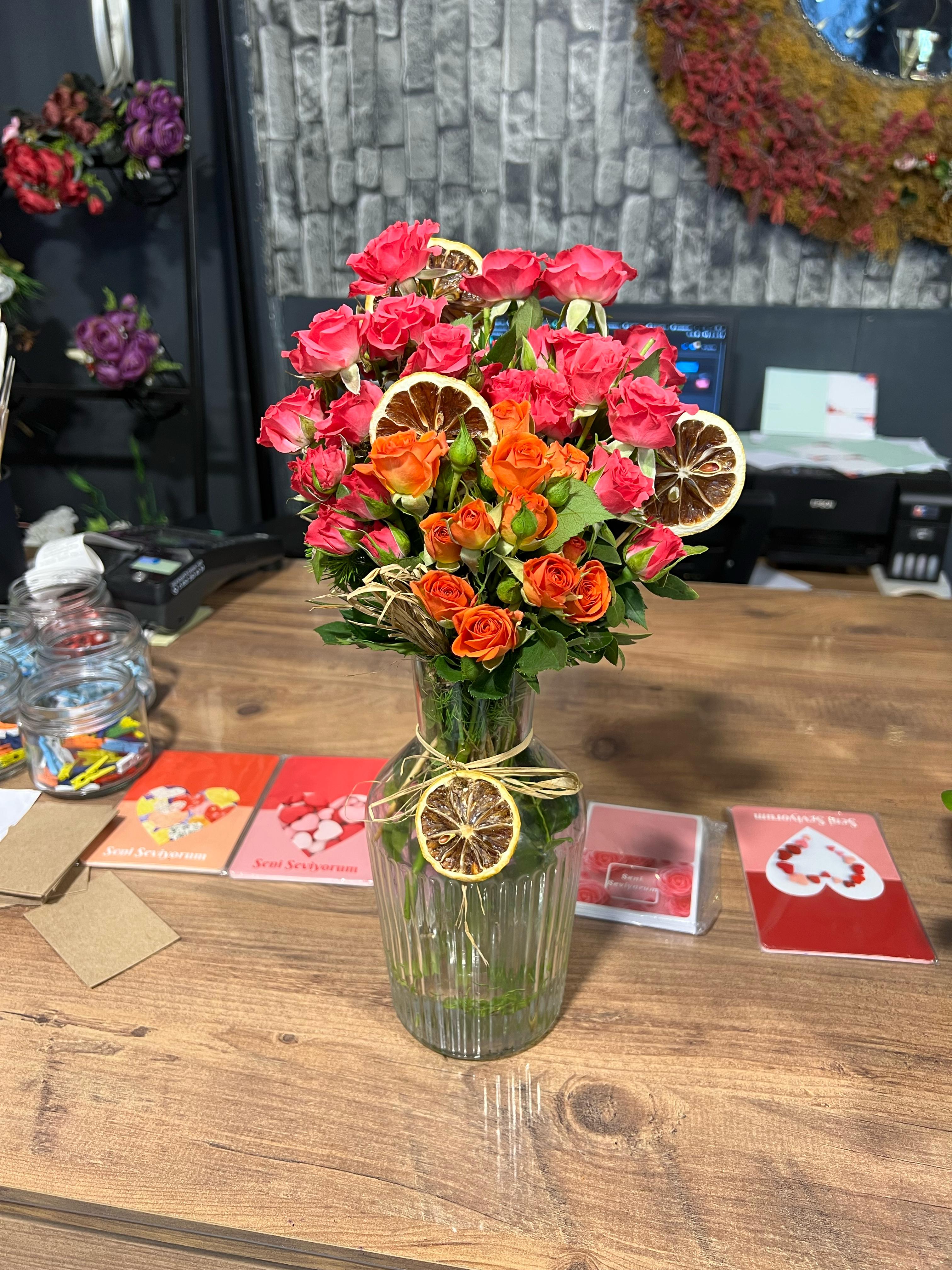 Pembe turuncu çardak gül