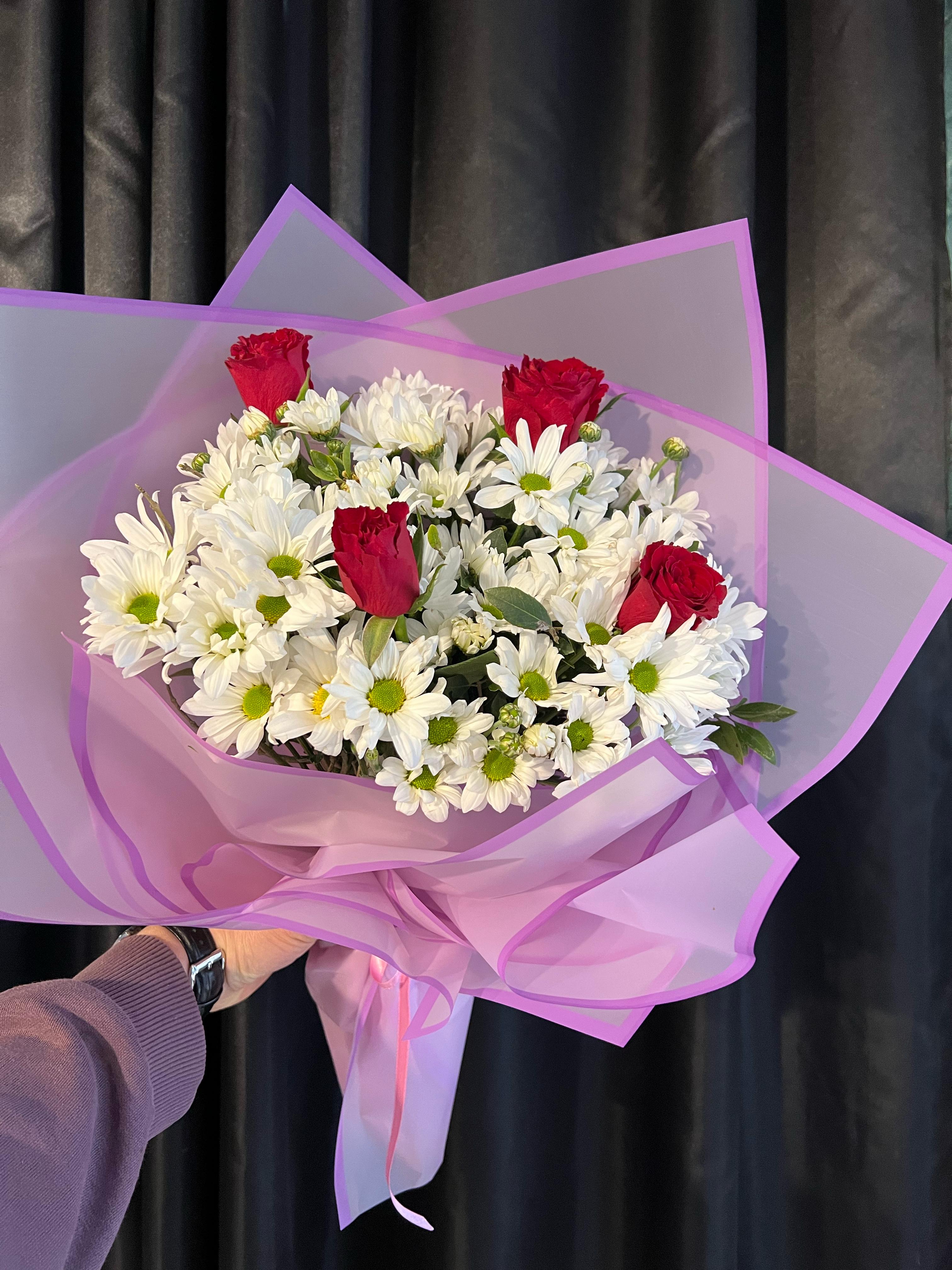 GÜL VE PAPATYA BUKETİ