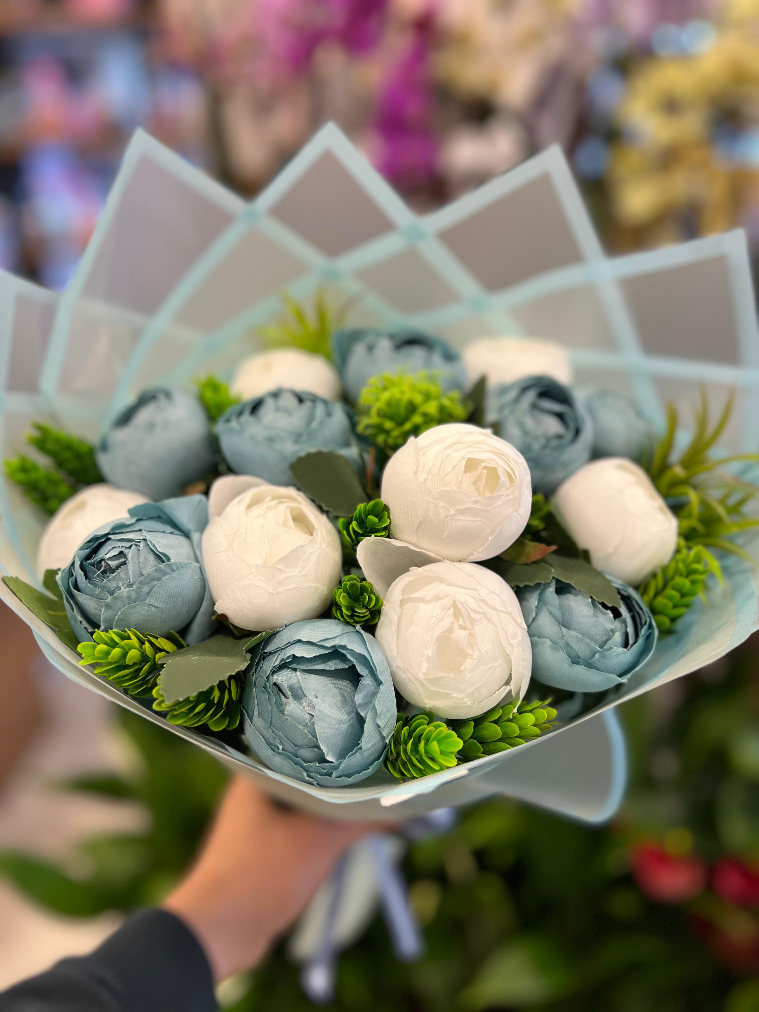 Yapay Şakayık Buketi