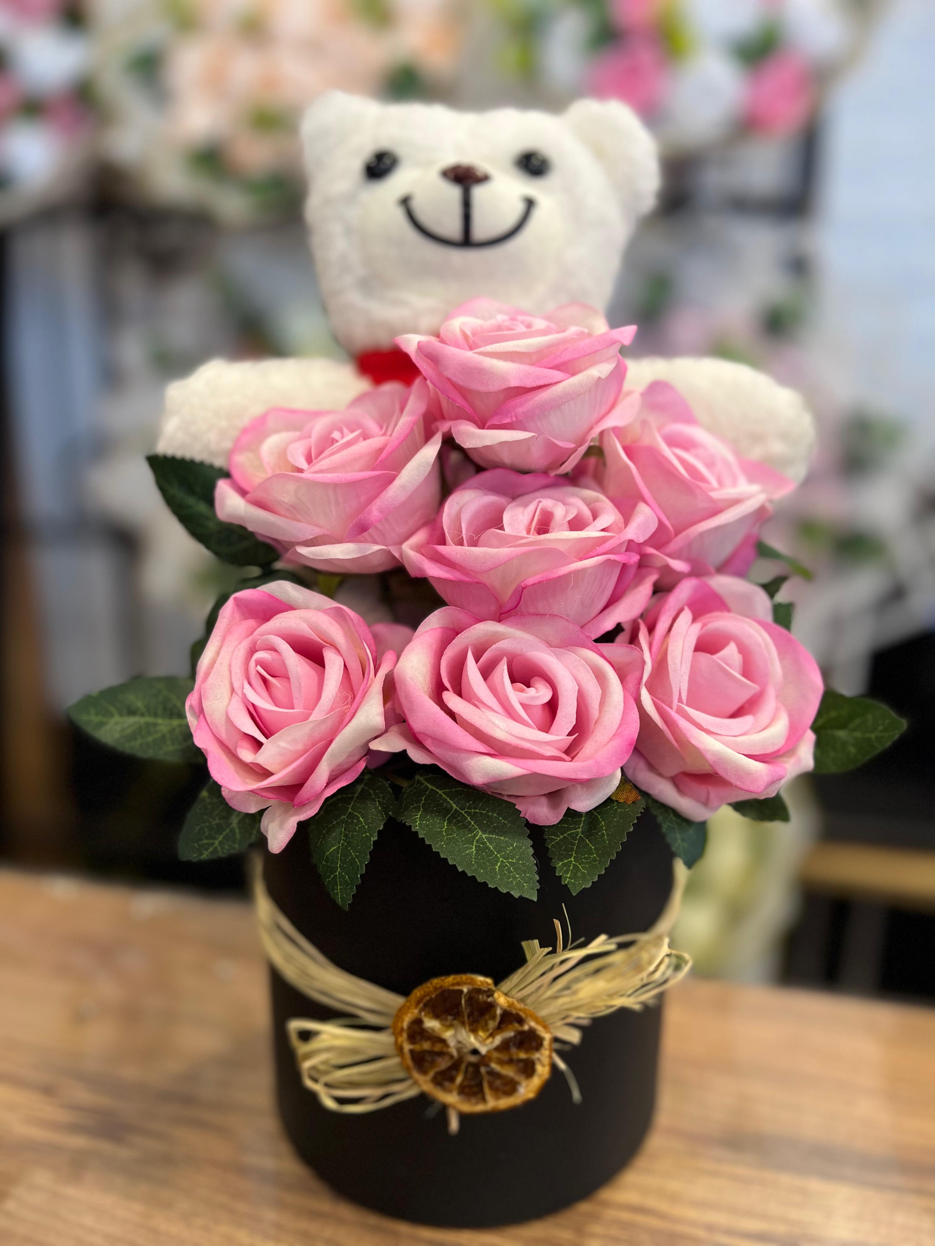 Ayıcıklı Pembe Yapay Güller