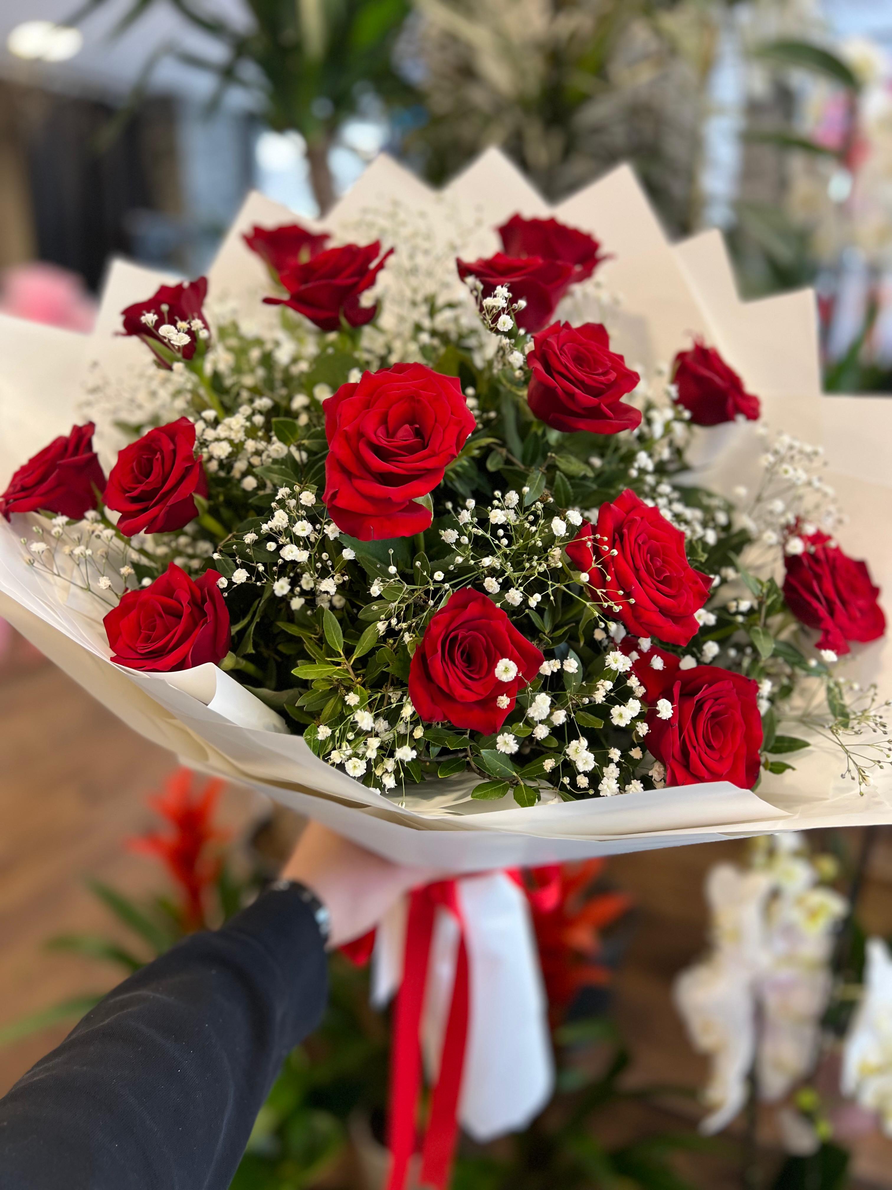 Canlı 15 Gül Buketi