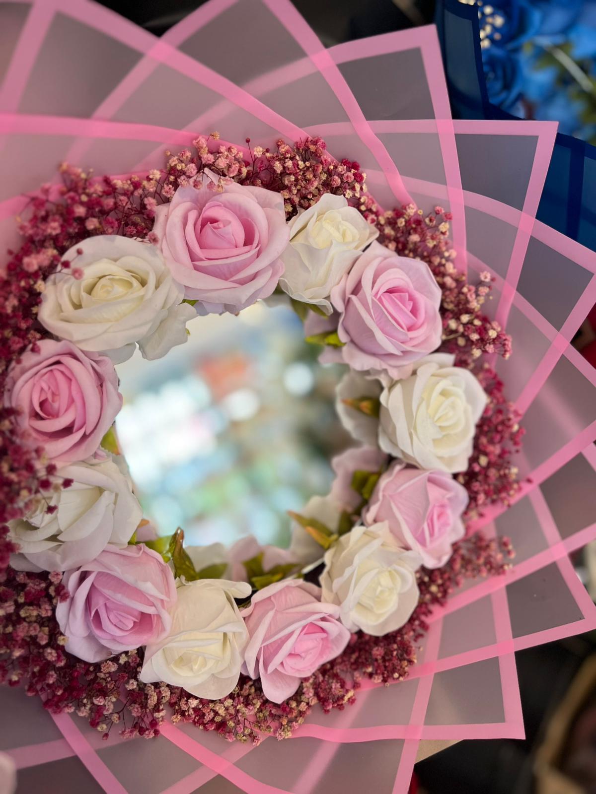 Aynalı çiçek buketi 3