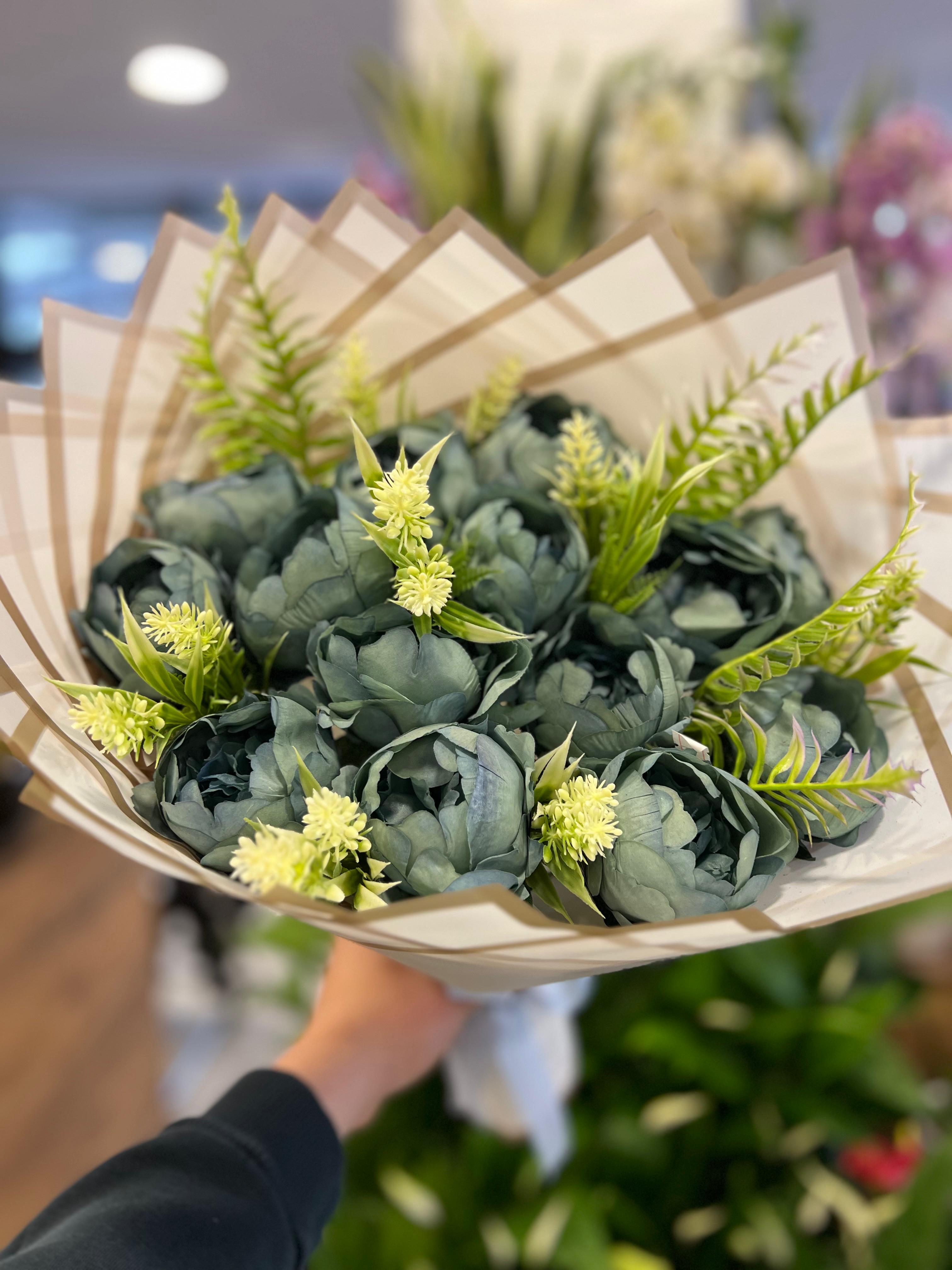 Yapay Şakayık Buketi